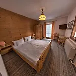Inn Wirtshaus Und Hocheck