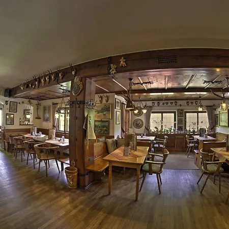 Wirtshaus Und Hocheck بيت ريفي راماسو