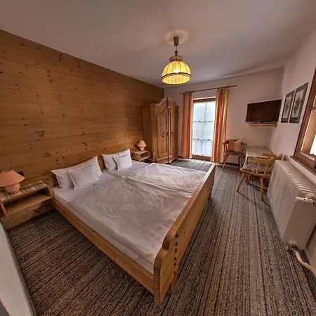 Inn Wirtshaus Und Hocheck